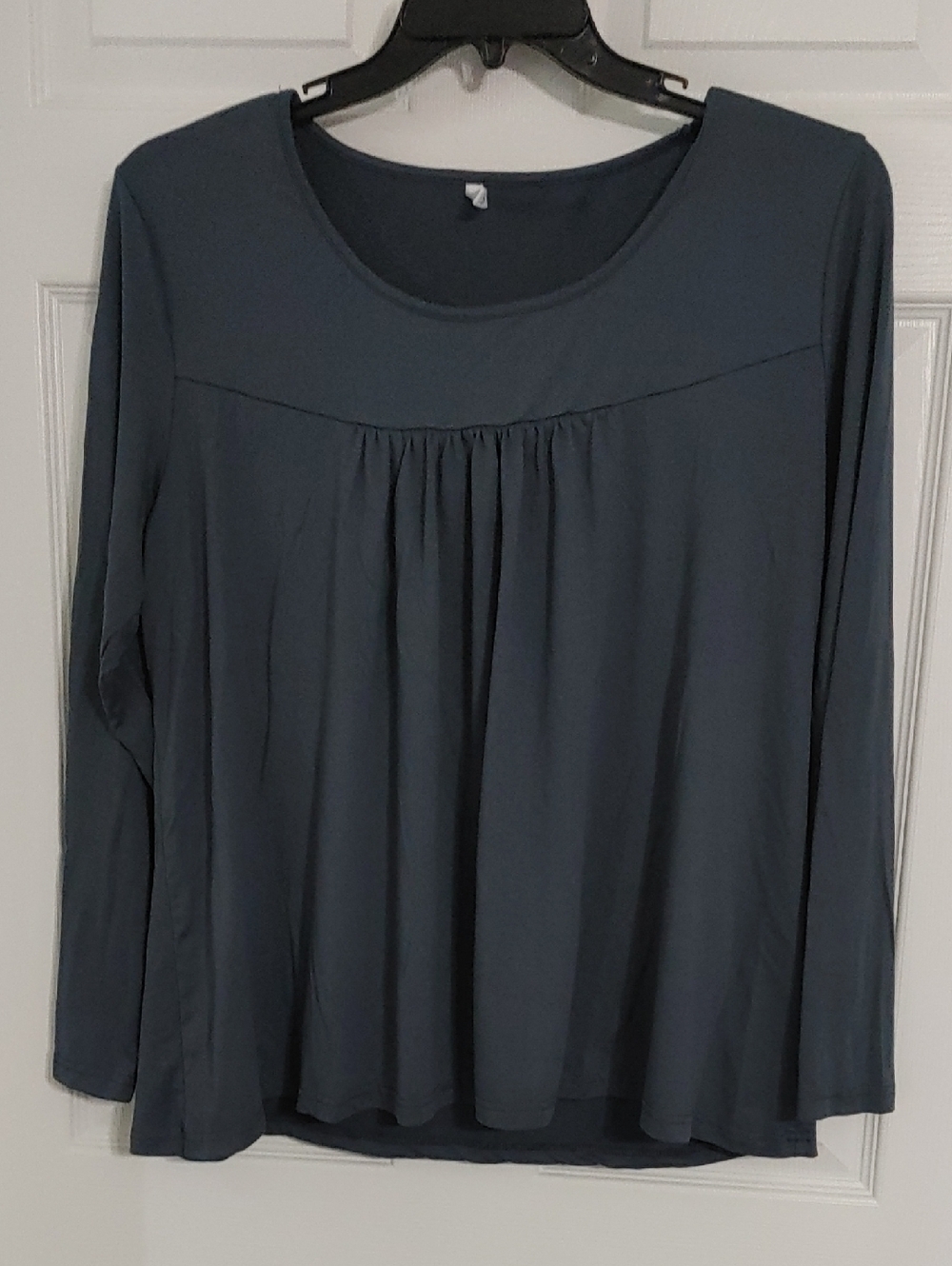 Plus Size Longsleeve Scoop Neck Top Size 2XL EUC Slate Blue by TAOHUADAO Casual